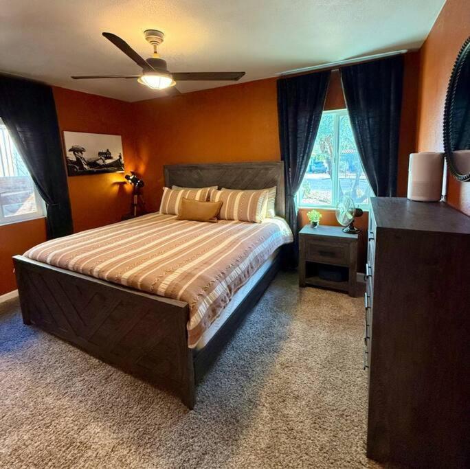 Uofa Desert Hollywood Tucson Ngoại thất bức ảnh